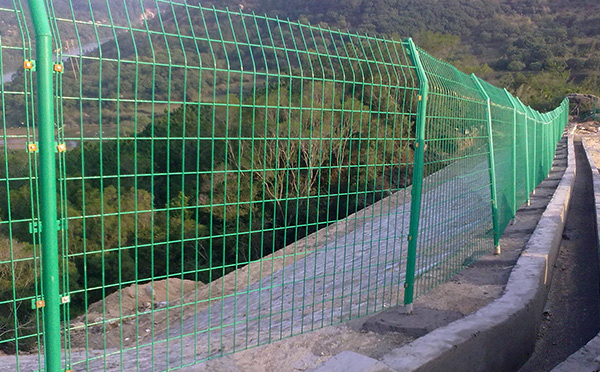 雙邊絲護(hù)欄網(wǎng) 雙邊絲護(hù)欄網(wǎng)